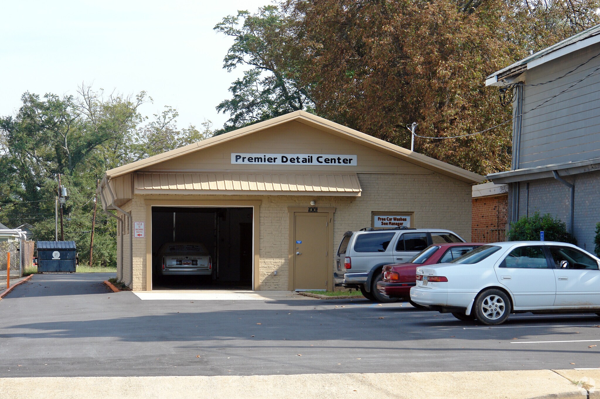 906910 Pendleton Street, Greenville, SC 29601 906910 Pendleton