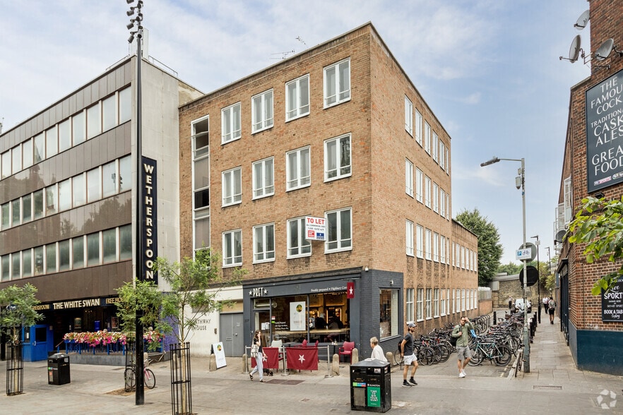 257-258 Upper St, London for lease - Primary Photo - Image 1 of 5
