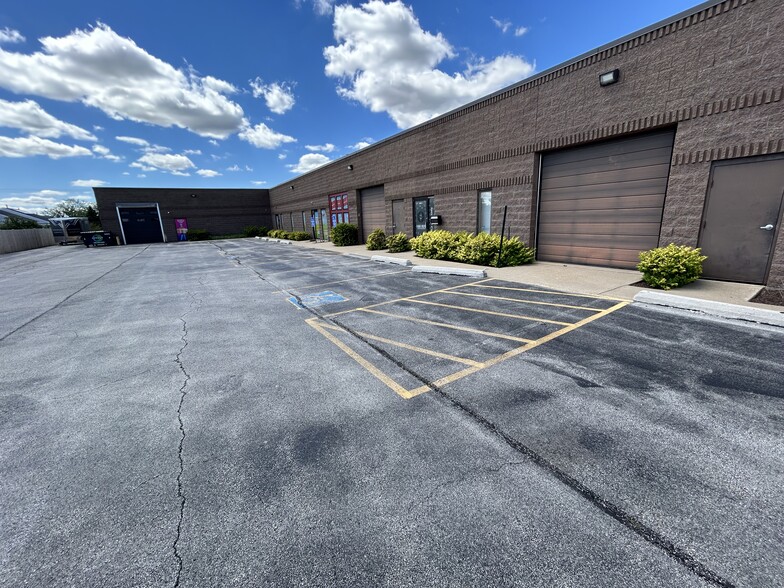 1340 Enterprise Dr, Romeoville, IL for sale - Building Photo - Image 3 of 4