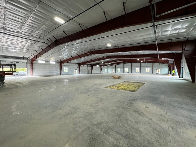 310-312 Locust Dr, Verona, WI for lease - Building Photo - Image 3 of 8