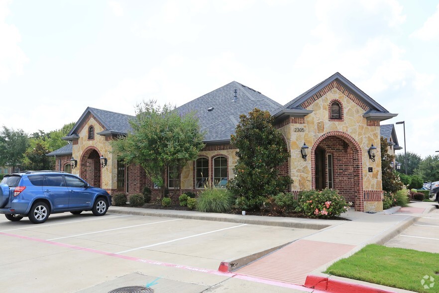 2305 Mustang Dr, Grapevine, TX for sale - Primary Photo - Image 1 of 1