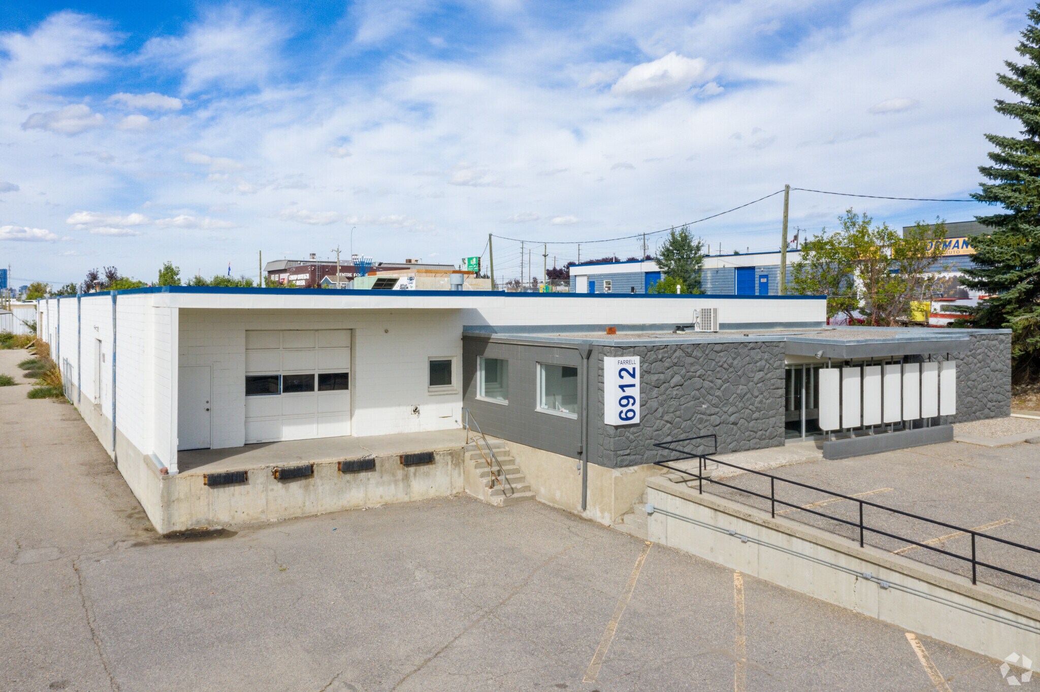 6912 Farrell Rd SE, Calgary, AB T2H 0S8