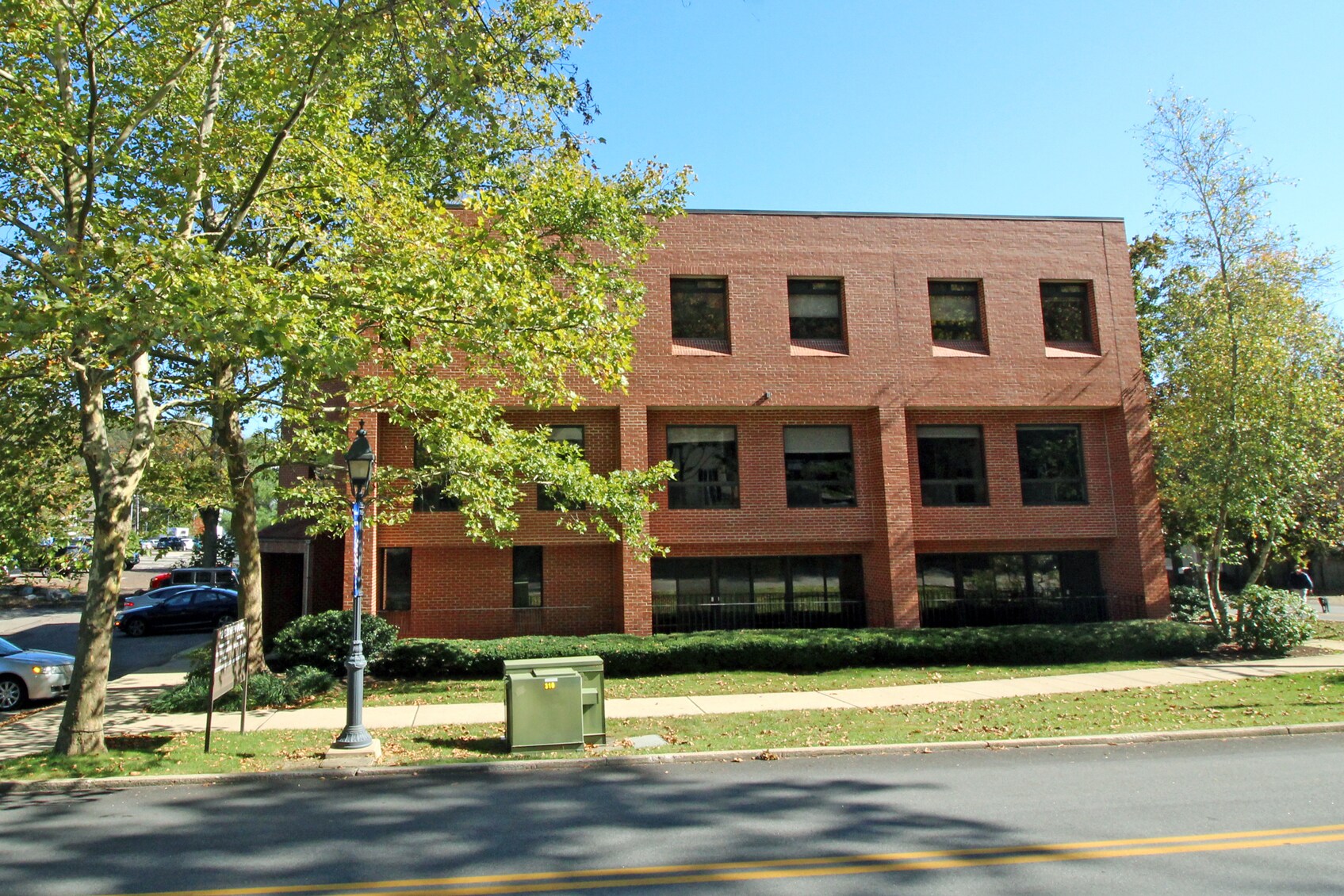 12 Godfrey Pl, Wilton, CT for sale Building Photo- Image 1 of 1