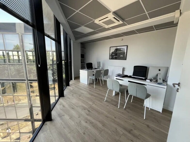 Office in Champigny-sur-Marne for lease - Building Photo - Image 1 of 10
