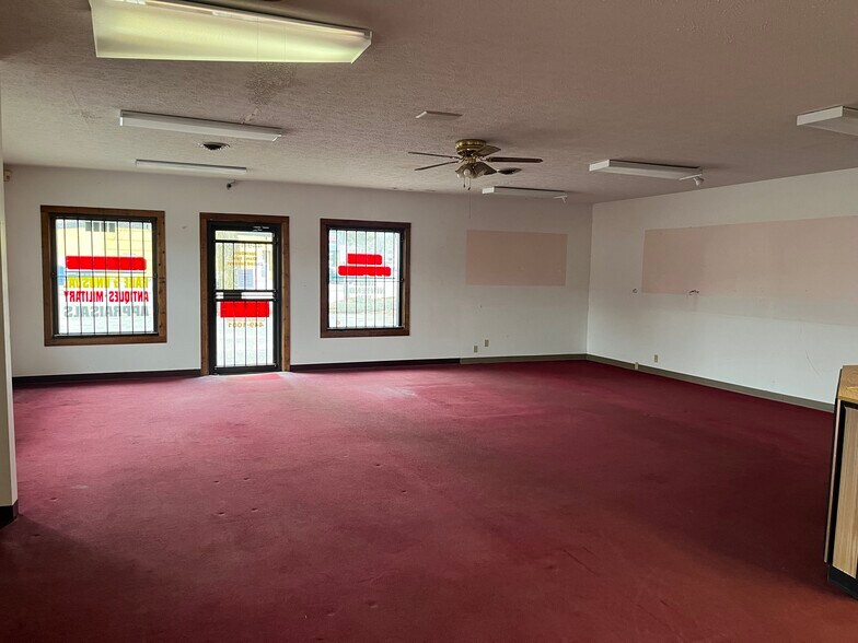 1818 Elmwood Ave, Lafayette, IN for lease - Interior Photo - Image 3 of 4