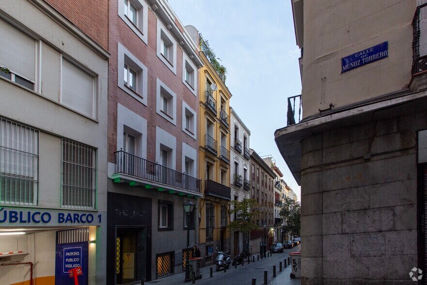Multifamily in Madrid, Madrid for sale - Primary Photo - Image 1 of 1