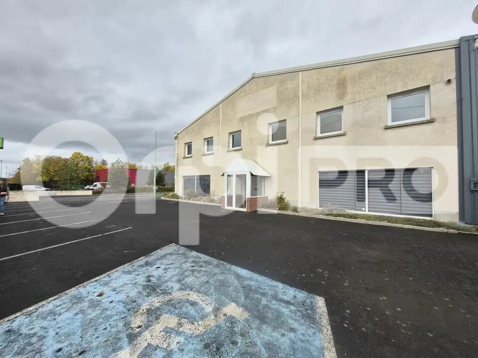 Flex in Reims for lease Building Photo- Image 1 of 13