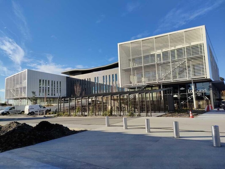 Office in Mérignac for lease - Building Photo - Image 1 of 15