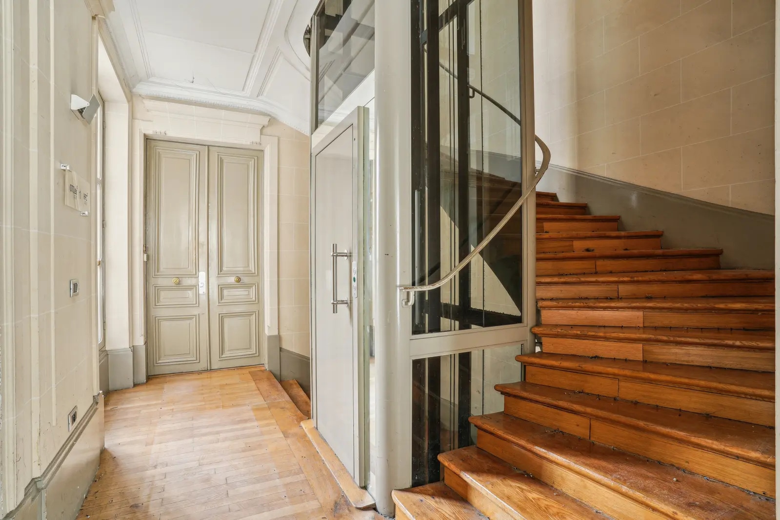 22 Rue Des Capucines, Paris for lease Interior Photo- Image 1 of 7