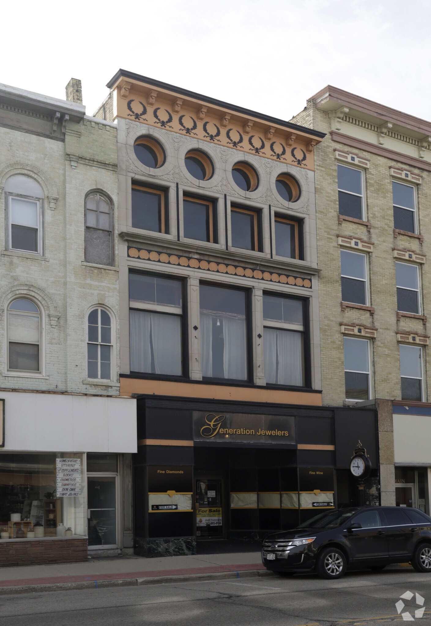 111 E Main St, Watertown, WI for sale Primary Photo- Image 1 of 1