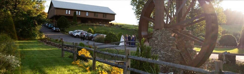 7264 E Lamar Alexander Pky, Townsend, TN for sale - Building Photo - Image 3 of 15