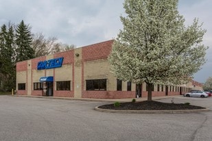 727 E Turkeyfoot Lake, Akron OH - Loft