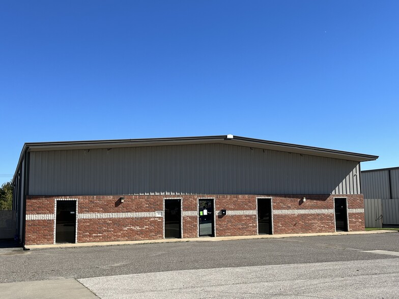 804 Messenger Ln, Oklahoma City, OK for lease - Primary Photo - Image 2 of 7