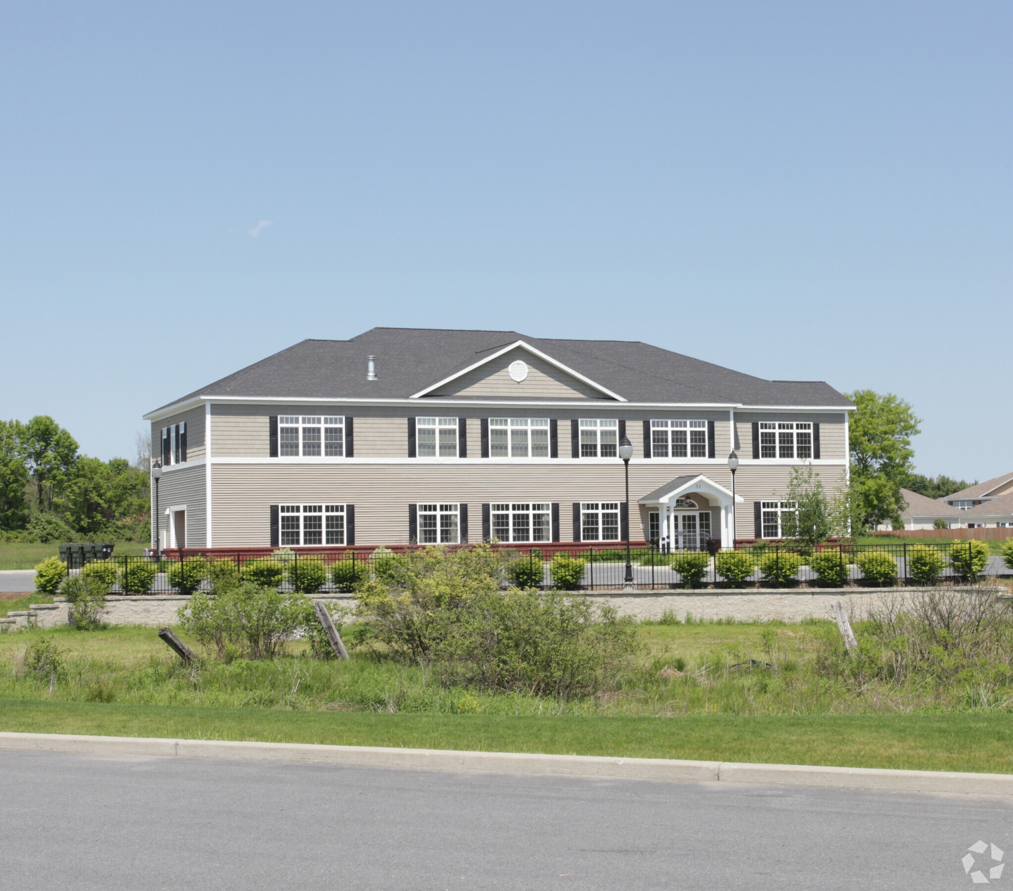 31 Willowbrook Dr, Queensbury, NY for sale Primary Photo- Image 1 of 1