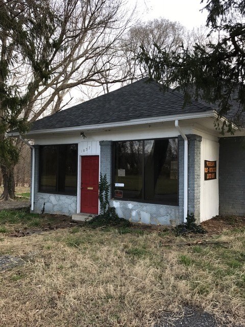 1037 E Riverside Dr, Salem, VA for sale Building Photo- Image 1 of 1