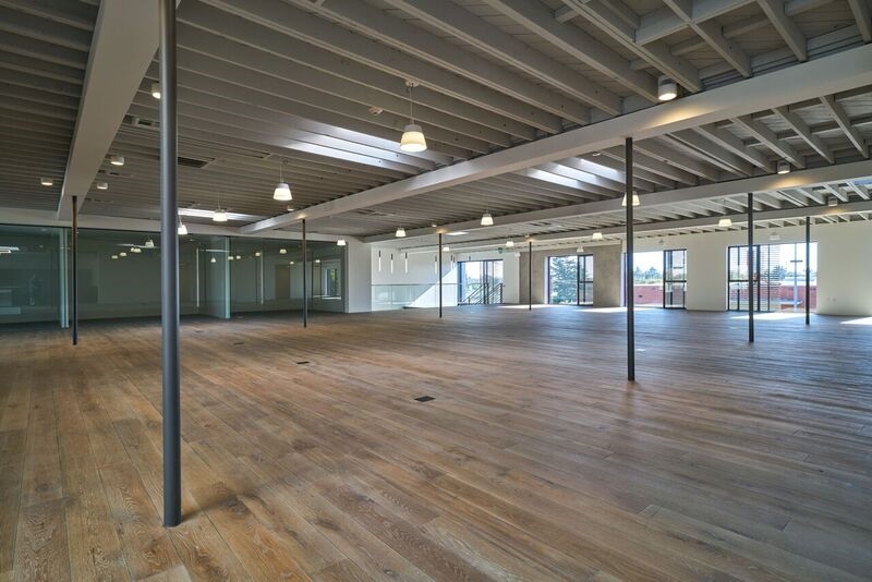 2236 S Barrington Ave, Los Angeles, CA for lease - Interior Photo - Image 2 of 35