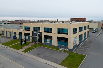 8270-8310 Ch Devonshire, Mt Royal, QC for lease Building Photo- Image 1 of 4