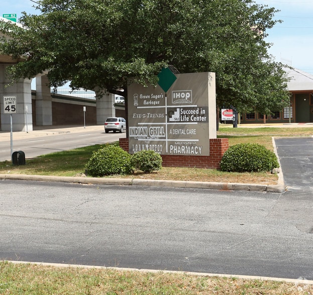 111-191 Greens Rd, Houston, TX for lease - Building Photo - Image 3 of 5