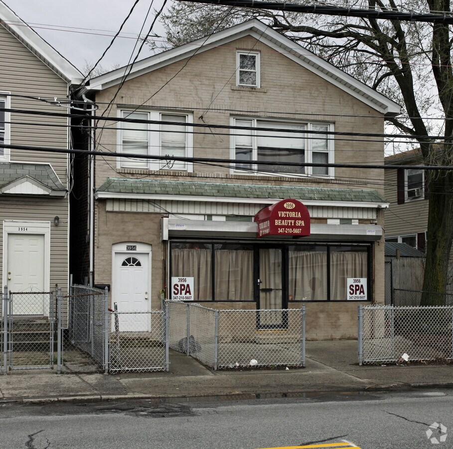 3956 Victory Blvd, Staten Island, NY 10314