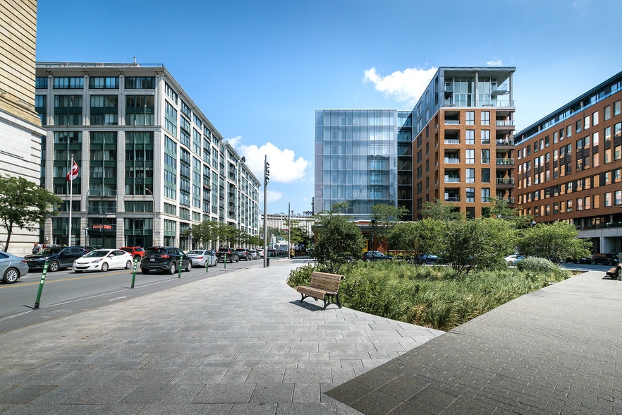 32-50 Rue McGill, Montréal, QC for sale - Building Photo - Image 1 of 1