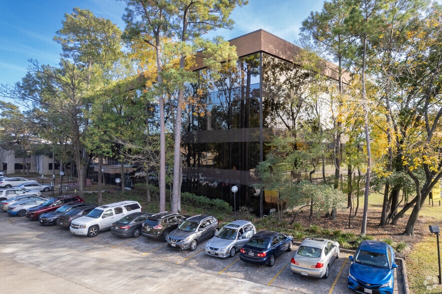 2000 N Loop Fwy W, Houston, TX for lease - Building Photo - Image 2 of 7