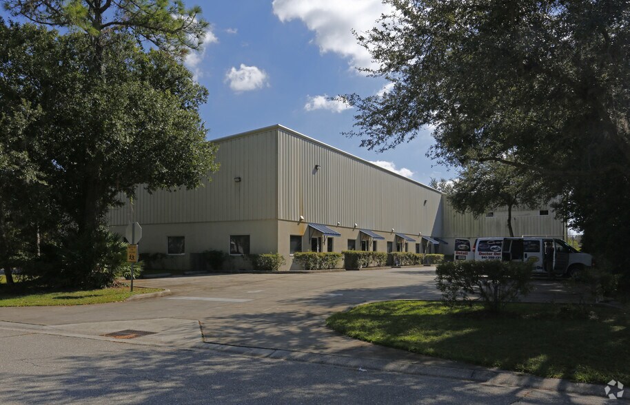 2204 58th Ave E, Bradenton, FL for sale - Primary Photo - Image 1 of 1