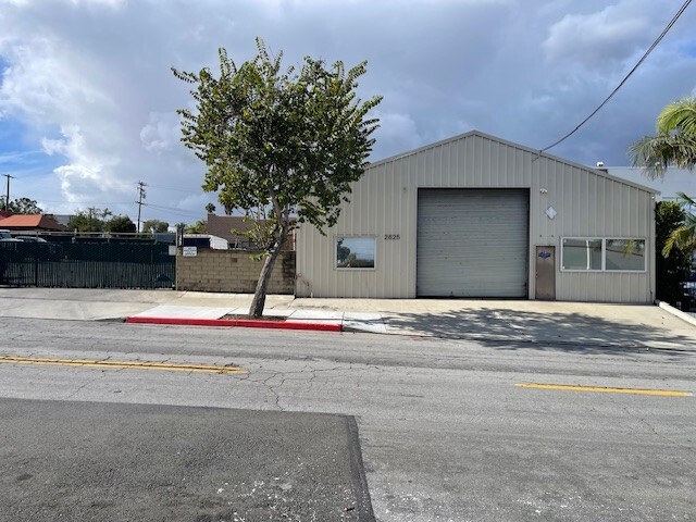 2625 Dawson Ave, Signal Hill, CA for lease - Building Photo - Image 2 of 2