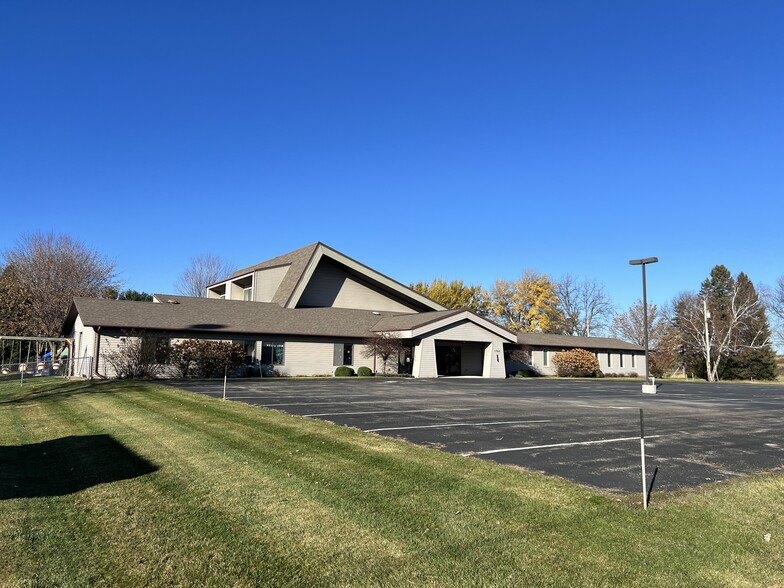 1368 Cold Spring Rd, Neenah, WI 54956 - Retail for Sale | LoopNet