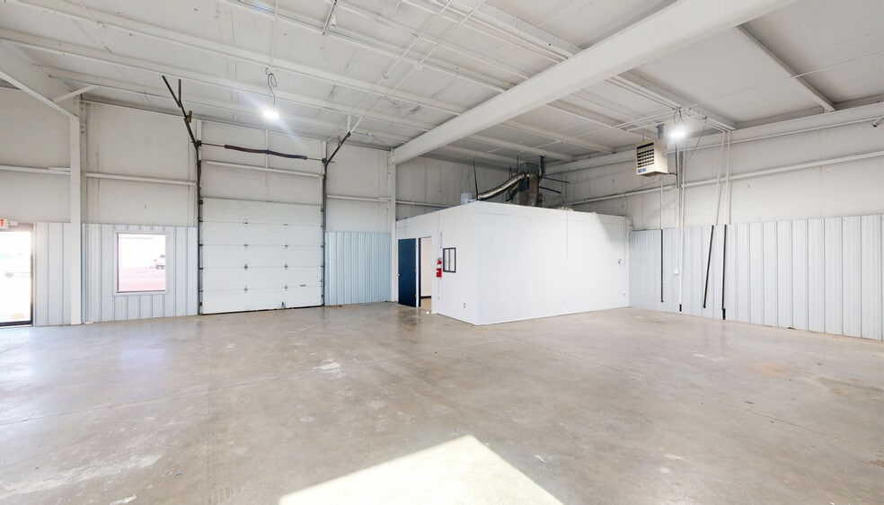 1107 Shaver St, Springdale, AR for lease - Building Photo - Image 3 of 12