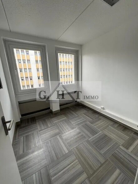 Office in Ivry-sur-Seine for lease - Interior Photo - Image 3 of 4