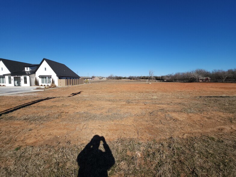 39016 MacArthur St, Shawnee, OK 74804 Belmont Office Lots