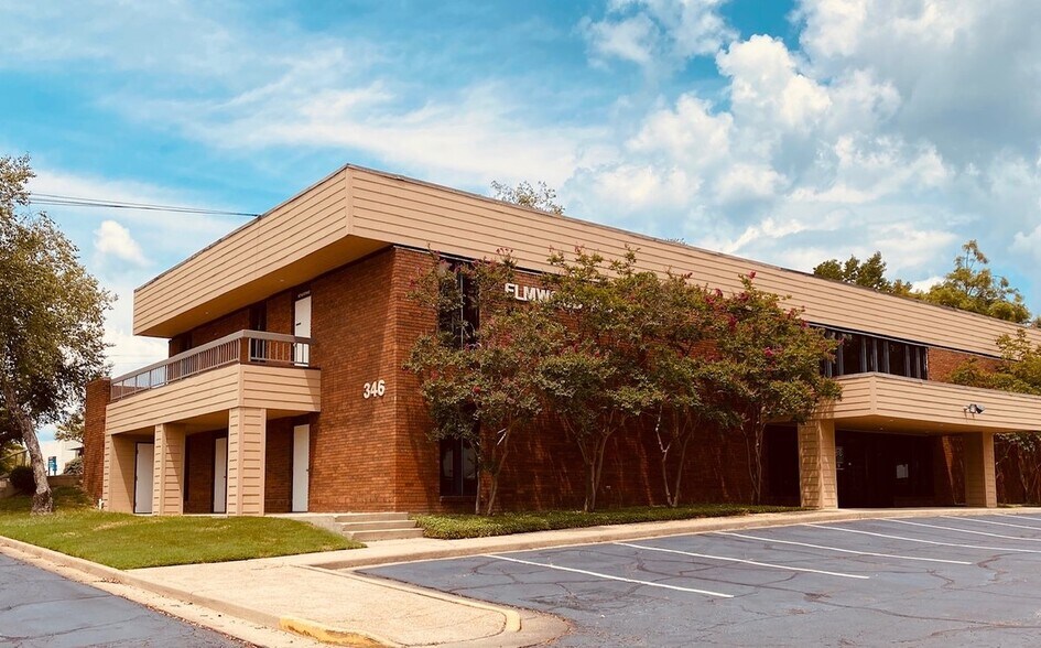 346 Crossgates Blvd, Brandon, MS for sale - Primary Photo - Image 1 of 1