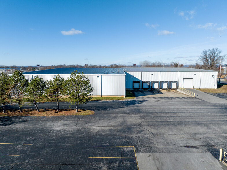 3001 Hamburg Pike, Jeffersonville, IN for lease - Building Photo - Image 1 of 34