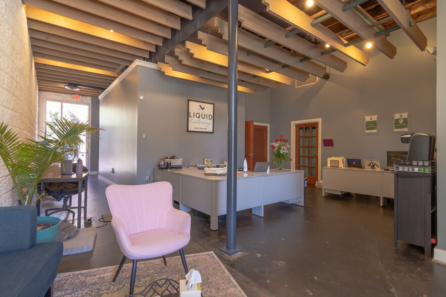 9 McDaniel Ave, Greenville, SC 29601