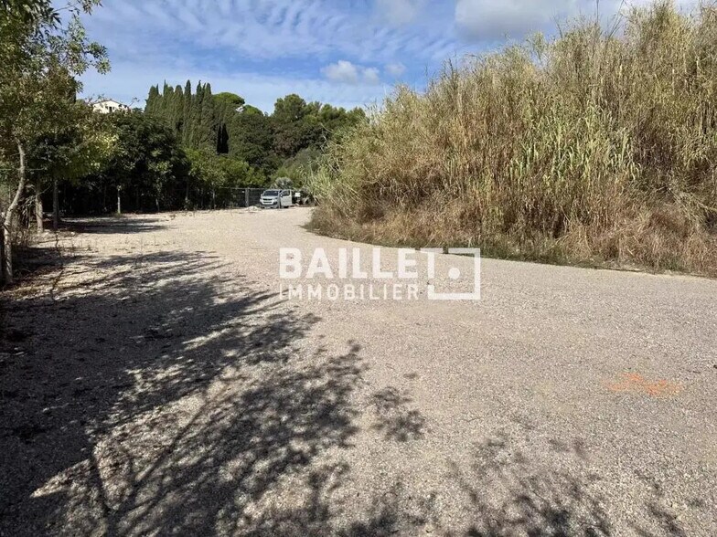 Land in Antibes for lease - Building Photo - Image 3 of 4