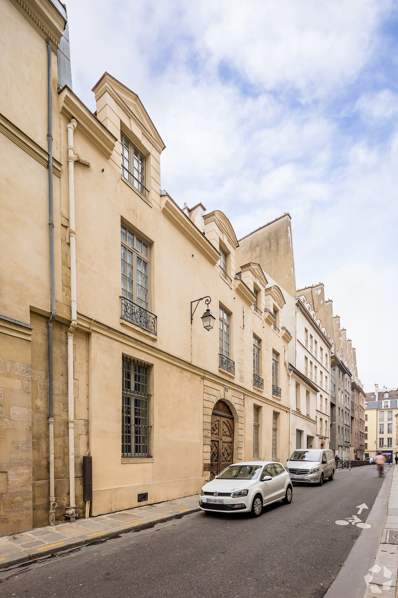11 Rue Des Lions Saint-Paul, Paris for lease Building Photo- Image 1 of 4