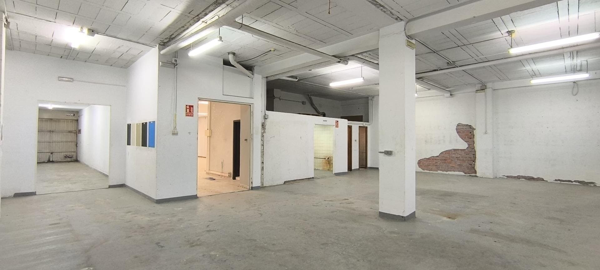 Retail in Vigo, Pontevedra for lease Interior Photo- Image 1 of 14