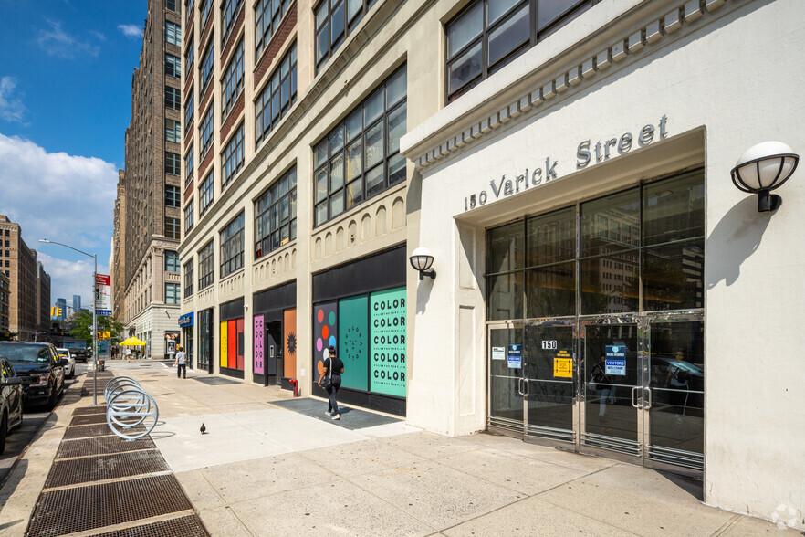 150 Varick St, New York, NY for lease - Building Photo - Image 2 of 4