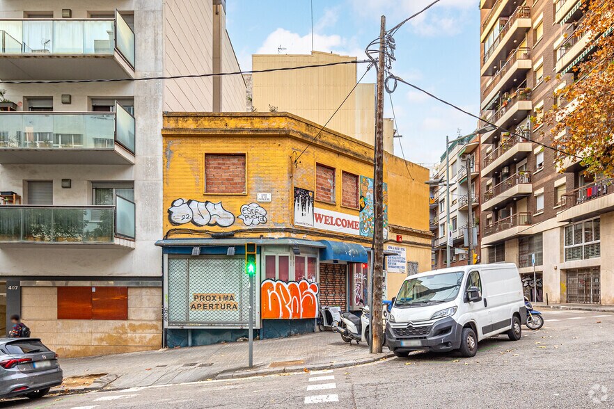 Retail in Barcelona, Barcelona for sale - Primary Photo - Image 1 of 2
