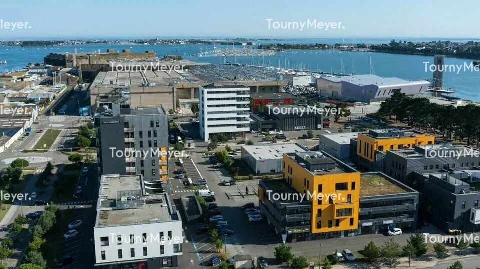 Office in Lorient for lease - Building Photo - Image 1 of 1