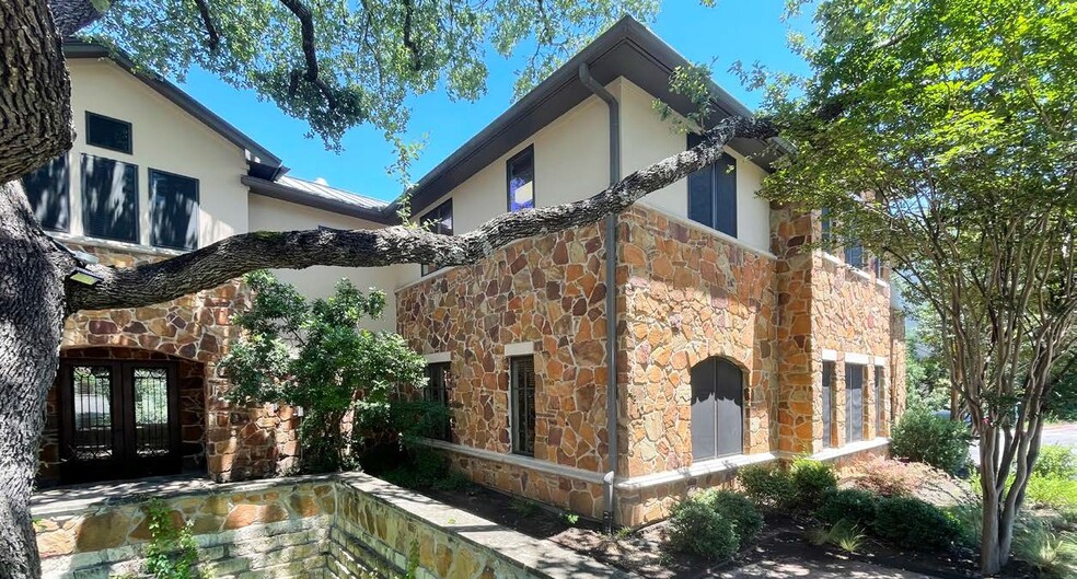 4810 Spicewood Springs Rd, Austin, TX for sale - Building Photo - Image 3 of 23