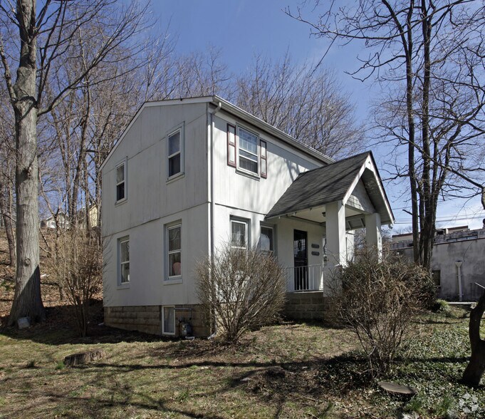 746 New York Ave, Huntington, NY for sale - Building Photo - Image 1 of 1