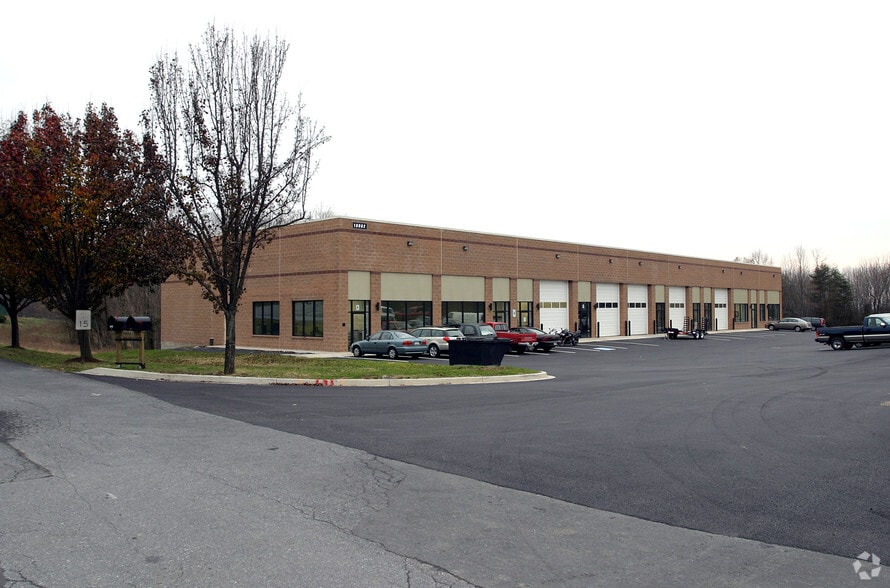 10082 Tyler Pl, Ijamsville, MD for lease - Building Photo - Image 2 of 4