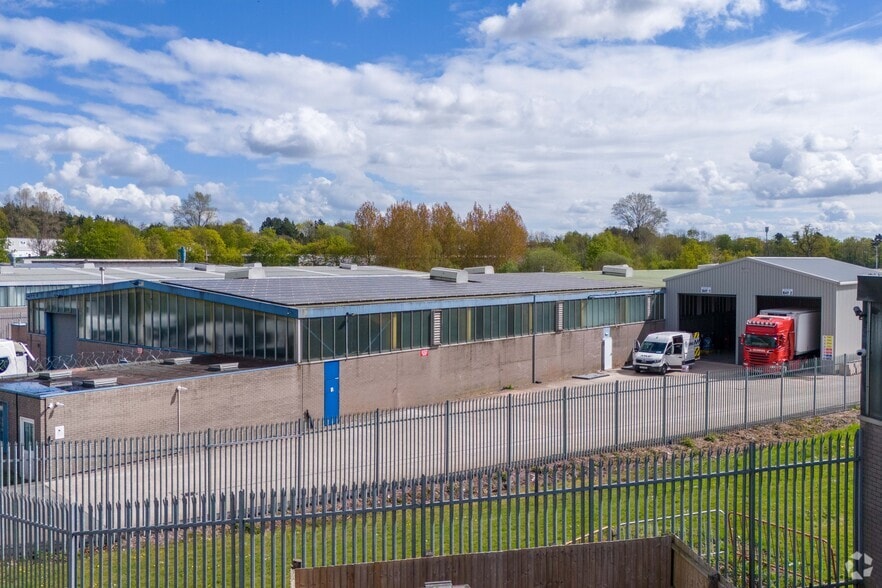 14 Halesfield, Telford for sale - Primary Photo - Image 1 of 1