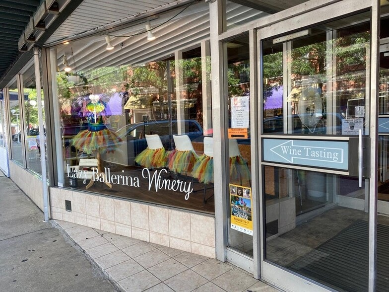 641 S Crystal Ave, Benton Harbor, MI for sale - Building Photo - Image 1 of 55