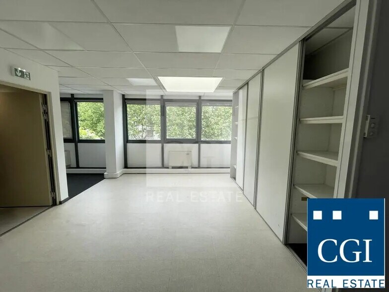 Office in Échirolles for lease - Building Photo - Image 3 of 4