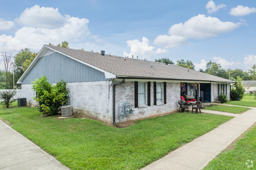 303 Genesis Ct, Yazoo City, MS for sale - Building Photo - Image 1 of 10