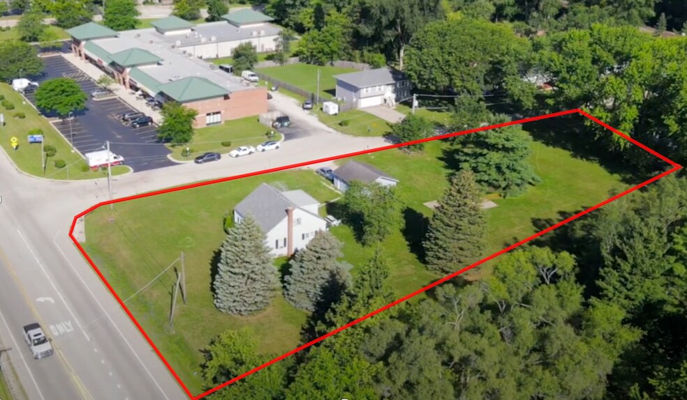 1918 N US Highway 12, Spring Grove, IL for sale - Building Photo - Image 1 of 1