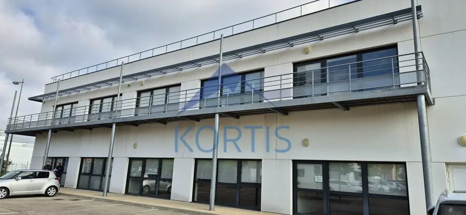 Office in Saint-Priest for lease - Building Photo - Image 1 of 12