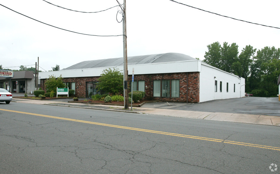 101 Pitkin St, East Hartford, CT for lease - Building Photo - Image 2 of 4